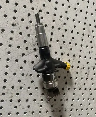 Fuel injector
