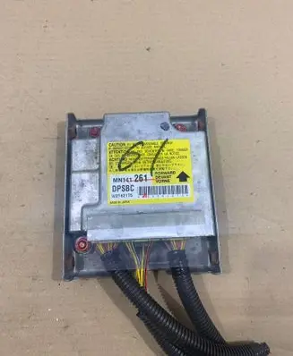 Mitsubishi Lancer Airbag control unit/module W2T62175 MN141261