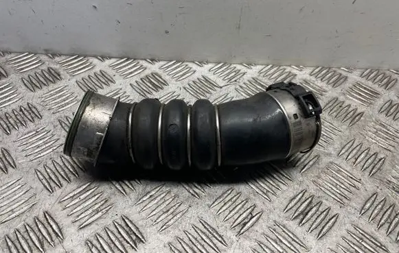 BMW 1 E81 E87 Intercooler hose/pipe 7797480