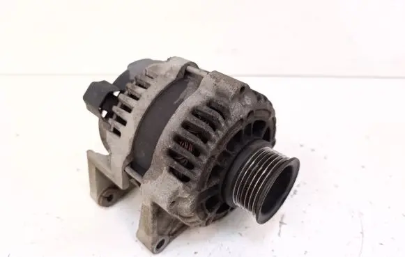 Opel Zafira C Generator/alternator 13579667