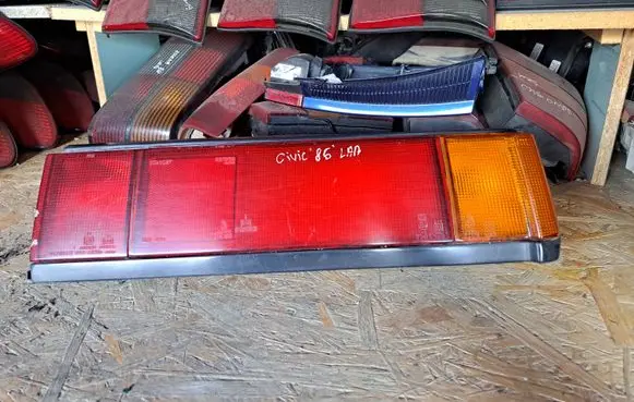 Honda Civic III Rear/tail lights 0437319R 0437319