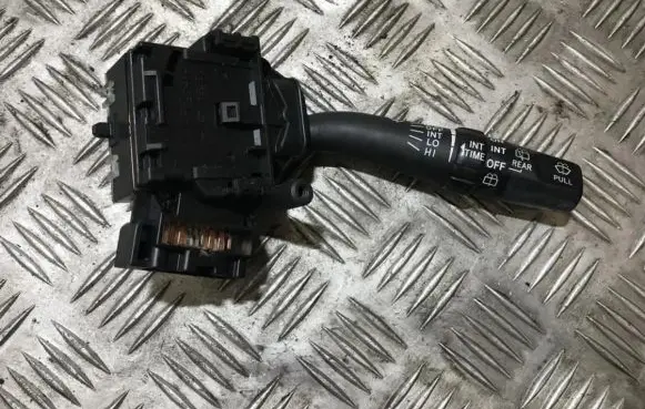 Toyota Avensis T250 Wiper control stalk 173654