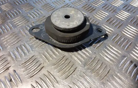 Renault Laguna II Engine mount bracket 8200000017