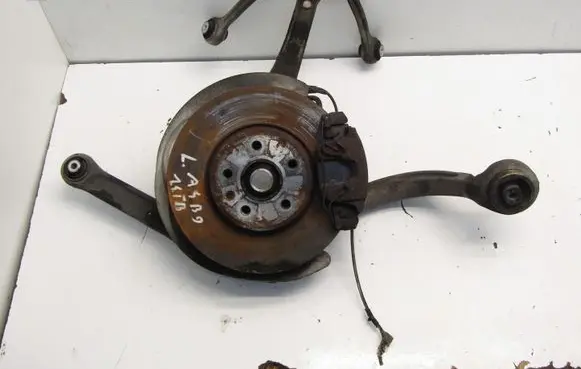 Audi A4 S4 B9 Front wheel hub 8W0611845S