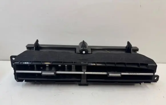 Toyota Prius (XW30) Dash center air vent grill 5568747040