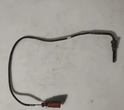 Volkswagen Touran I Oil temperature sensor 03G906088