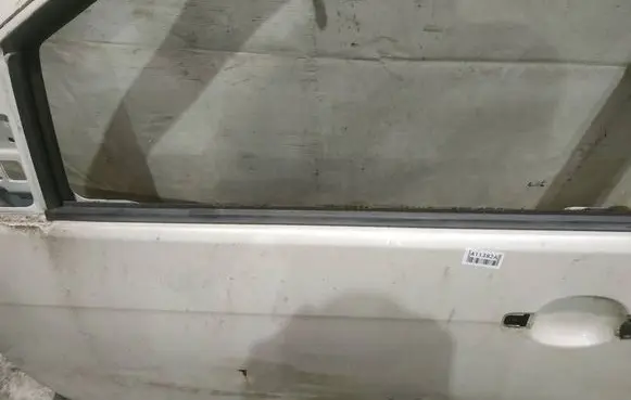 Isuzu D-Max Front door glass trim molding