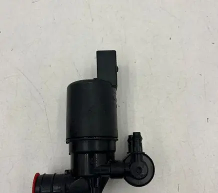 Volvo V60 Windscreen/windshield washer pump 32262082