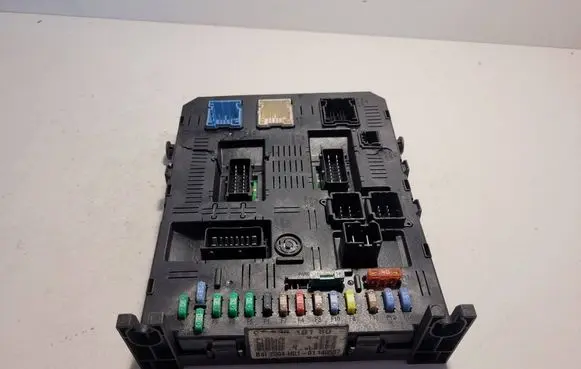 Peugeot 307 Comfort/convenience module 9663510180 BSI2004H01 01140507