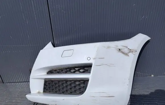 Jaguar XE Front bumper lower grill GX7317E841AB