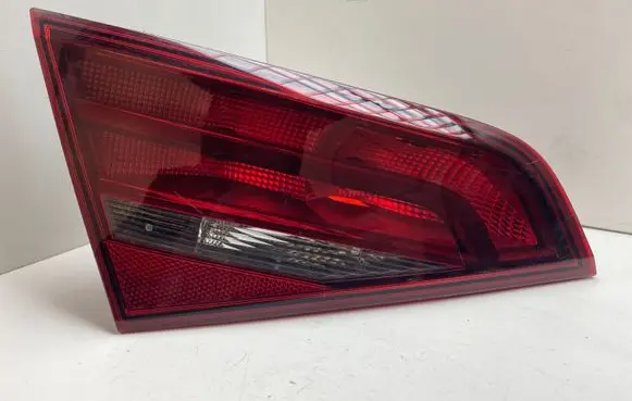 Audi A3 S3 8V Tailgate rear/tail lights 8V4945093