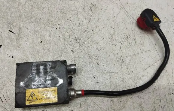BMW 5 E39 Headlight ballast module Xenon 5DV00776029 8387114