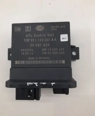 Opel Insignia A Light module LCM 39021439 5DF01116306 0837596