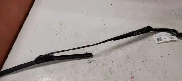 Nissan Almera N16 Front wiper blade arm