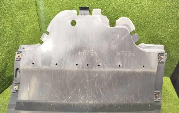 Opel Vivaro Engine splash shield/under tray 758901007R 93868440 758905960R