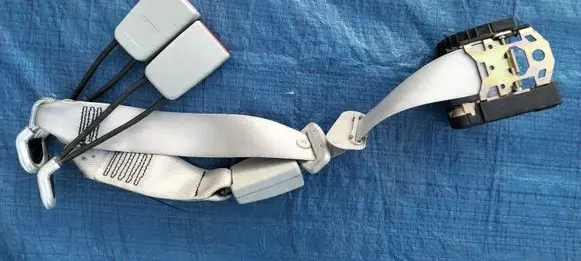 Mercedes-Benz S W220 Seat belt trim 