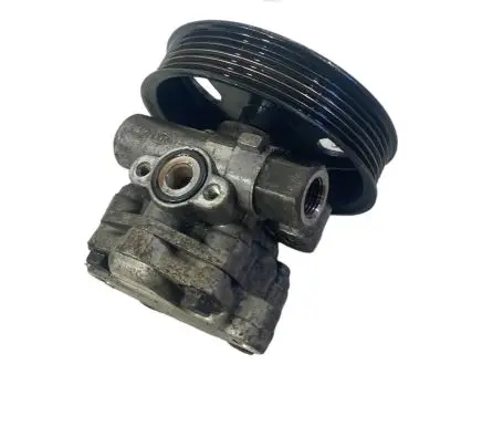 Hyundai Tucson JM Power steering pump 0K2KC32600
