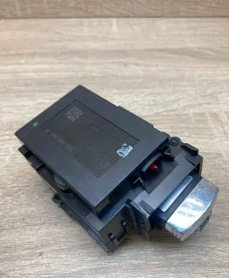 Volkswagen PASSAT CC Ignition lock 3C0905843R 33303401 WITHKEY
