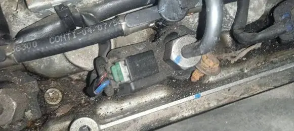 Mercedes-Benz ML W164 Fuel injector 0445115066