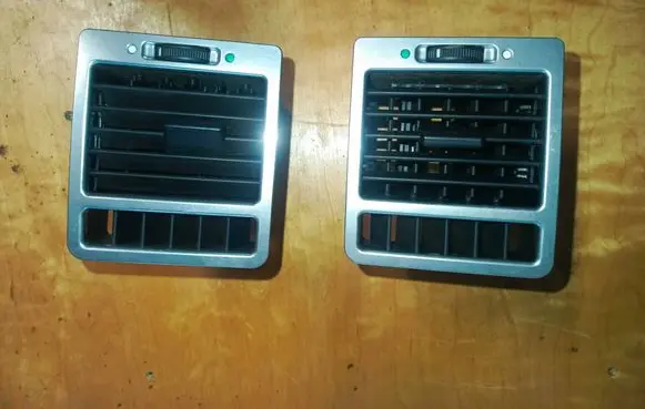 Land Rover Range Rover L322 Dash center air vent grill JVE000051 0053861051