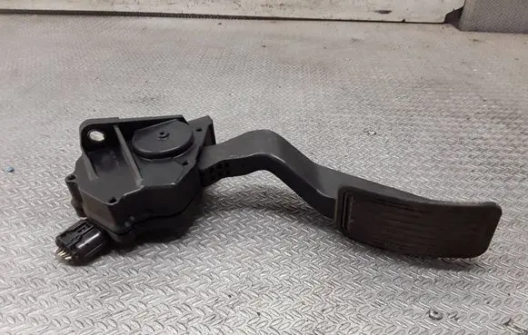 Mazda CX-7 Accelerator throttle pedal K42387390 10J22D00528