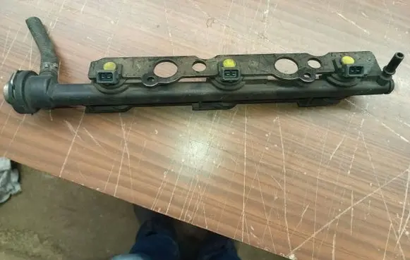 Peugeot 406 Fuel injector 9623551680