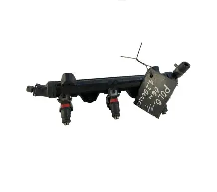 Volkswagen Polo IV 9N3 Fuel main line pipe 03E133320A 03E133319B