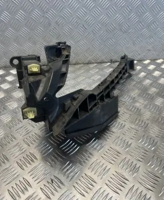 Honda CR-V Front bumper mounting bracket 71190T1EG00
