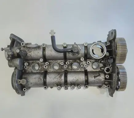 Volkswagen Golf VII Rocker cam cover 04E103479