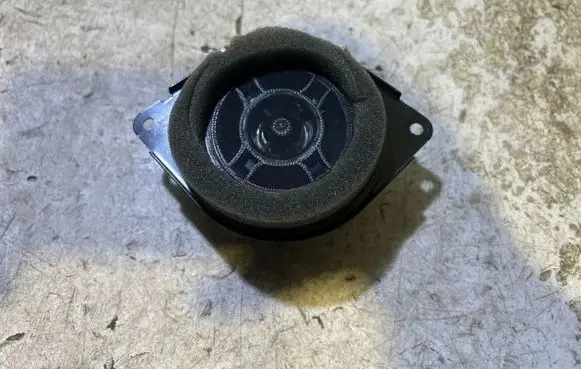 Dodge Challenger Panel speaker 68043045AD 31516J0272 8923021701A