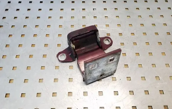 Jeep Cherokee III KJ Loading door upper hinge 