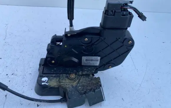Volvo S40 Front door lock 2400075