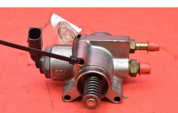 Volkswagen Jetta V In-tank fuel pump 03C127025T