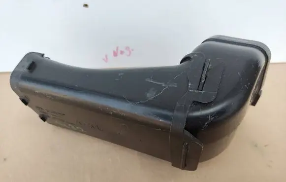 BMW 2 F22 F23 Air intake duct part 7597584 13717597584 7597585