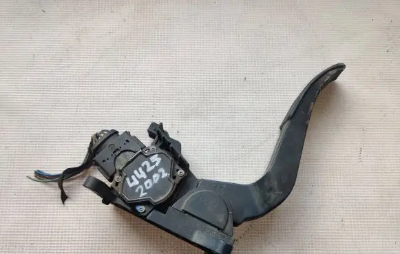Mercedes-Benz Sprinter W901 W902 W903 W904 Accelerator throttle pedal A9013000404 0281002335 389301359