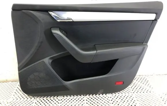 Skoda Octavia Mk3 (5E) Front door card panel trim