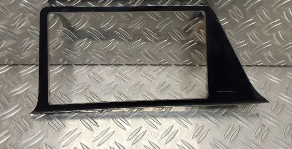 Radio/GPS head unit trim