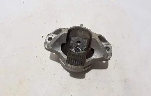 Porsche Panamera (971) Engine mount bracket 971199383A