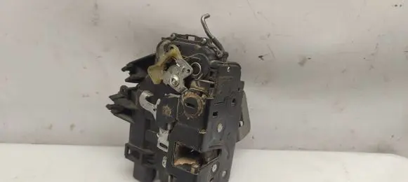 Audi A6 S6 C5 4B Rear door lock 4B0839016G