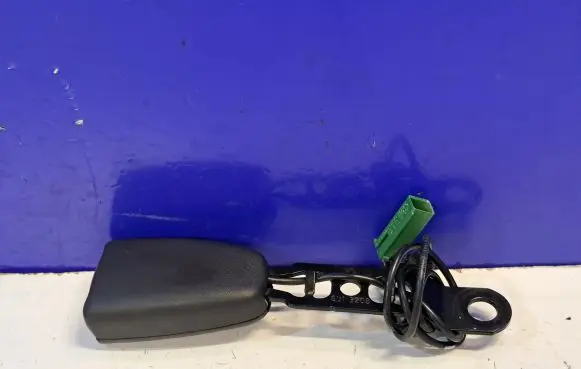 Volvo S40 Front seatbelt buckle 6841697