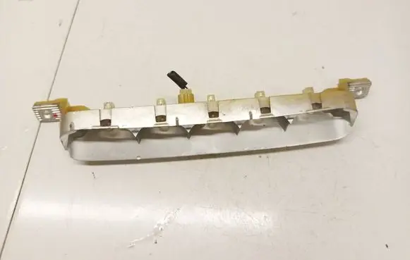 Toyota Corolla Verso AR10 Third/center stoplight 