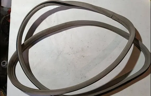 Cadillac DeVille Front door rubber seal