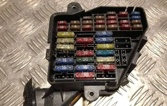 Volkswagen Bora Fuse module 5035844 50358441