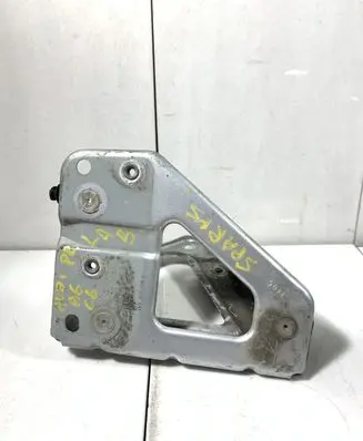 Audi A6 S6 C6 4F Fender mounting bracket 4F0821136A