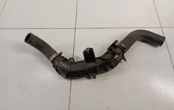 Toyota Yaris Engine coolant pipe/hose N0code