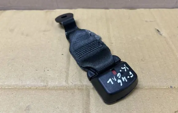 BMW 2 F46 Rear seatbelt buckle 731339205