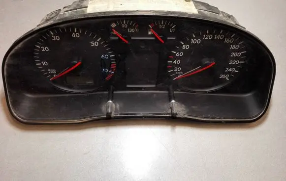 Volkswagen PASSAT B5 Speedometer (instrument cluster) 3B0919881F 110008794006