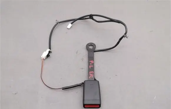 Nissan Note (E12) Front seatbelt buckle