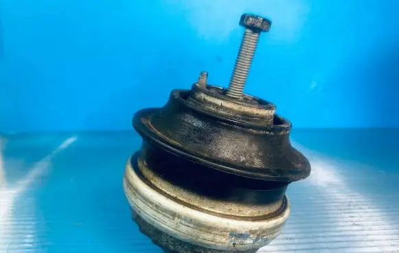 Mercedes-Benz E W211 Engine mount bracket 2112403017