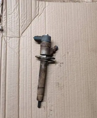 Volvo XC90 Fuel injector 0445110078